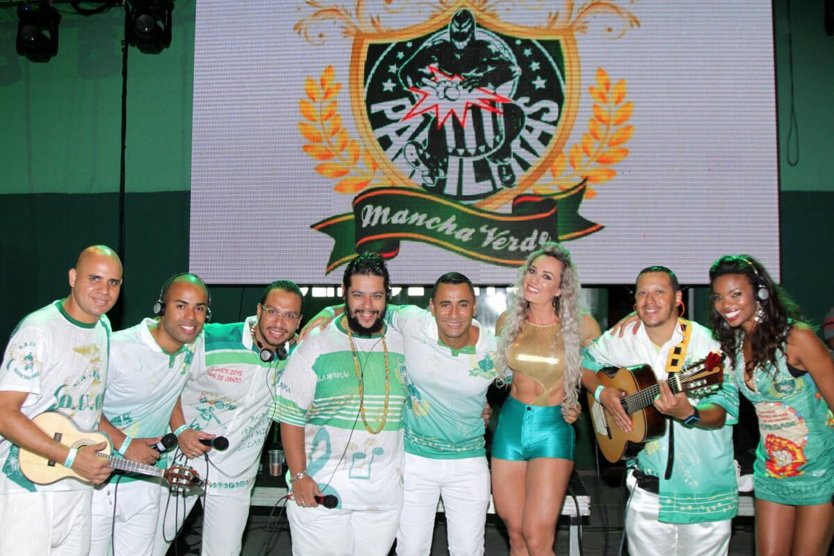Juju arrasando com os compositores da escola 