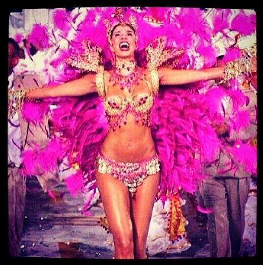 13. Samba muito no Carnaval