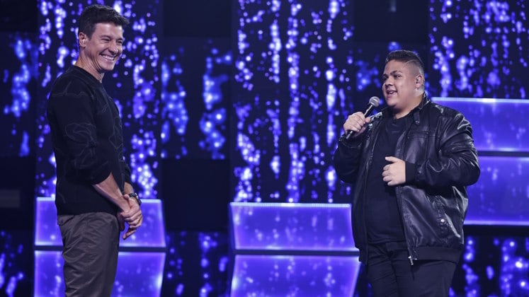 Clima de nostalgia, quem não ama? "O mais legal da música é que ela faz a gente embarcar e lembrar de um tempo bom que vivemos", comentou o apresentador ao falar da apresentação de Samuca, que impactou muitos dos especialista.