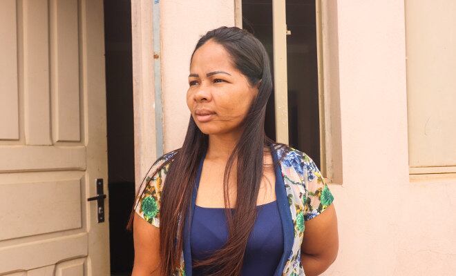 Maria do Socorro, de 33 anos, mora no sertão nordestino com seu marido e seus dois filhos. Ela trabalhava na feira até ser contratada, há 9 anos, como funcionária do Projeto Nova Canaã, que auxilia famílias em situação de vulnerabilidade social naquela região