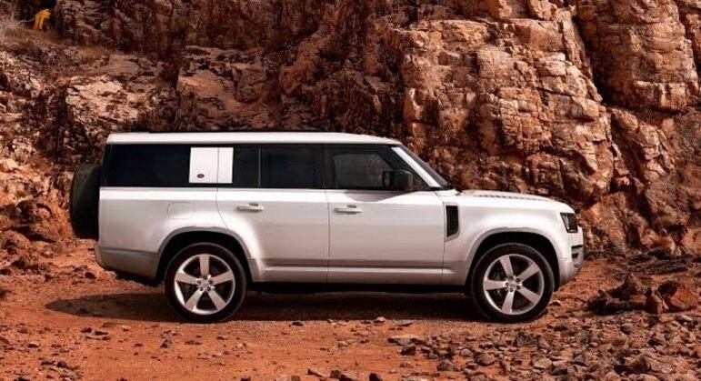 Novo Defender tem 5,35m de comprimento, 2,00m de largura, 1,97m de altura e 3,02m de entre-eixos