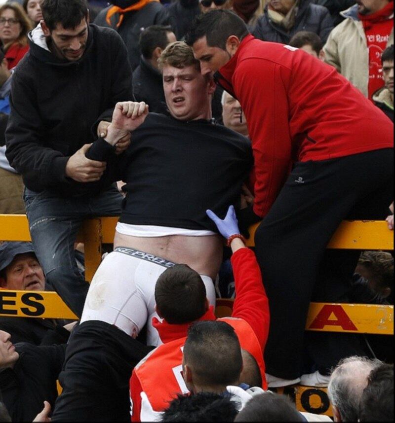 O prefeito da cidade alega que a prefeitura
garante um  helicóptero médico bem
equipado  pronto para ajudar o público em
todos os quatro dias do festival 
