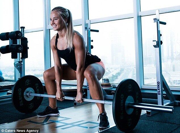 Apesar de a história de Inger ser motivadora, não se deve esquecer de que ela é uma profissional de educação física, então sabe quais são os seus limites para não afetar o bebê. Por isso, se você quer se manter em forma durante a gestação, procure um personal trainer e não dispense o acompanhamento médico, para que o esforço não seja prejudicial à criança