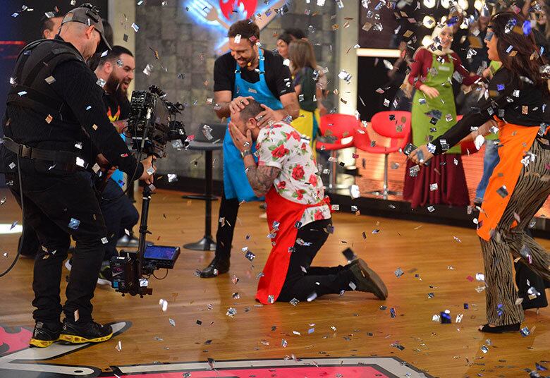 André contou com os cumprimentos de Juan, que competiu com ele nessa final.