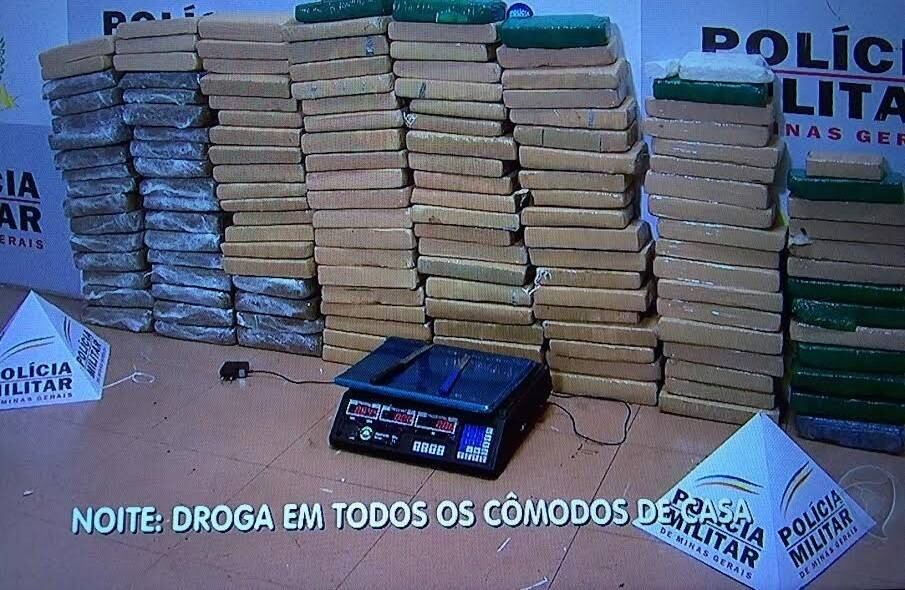 Quase 200 kg de drogas foram apreendidos na casa