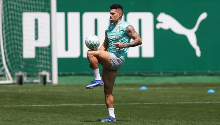 Paulinho segue em recuperação de uma lesão muscular