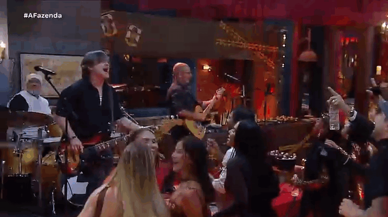 Reprodução em GIF/LS Jack comanda a festa desta sexta (17) | A Fazenda 17 (00:43)