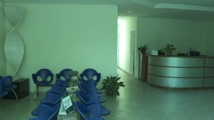 A equipe da TV Record tentou entrar em contato com o suspeito e com o advogado de defesa, foi até a clínica e a residência do suspeito, mas não obtiveram respostas