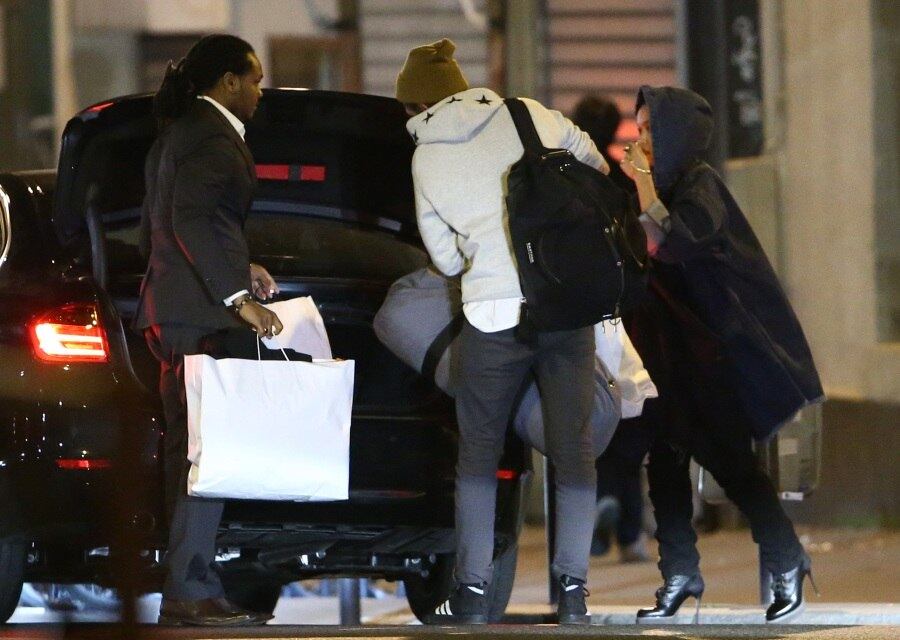 Robert Pattinson e FKA Twigs estão juntos há dois meses