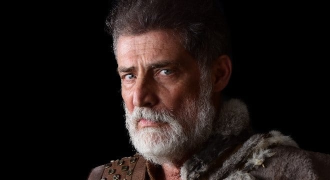 Na pele do caçador Gomer, na superprodução 'Gênesis', da RecordTV