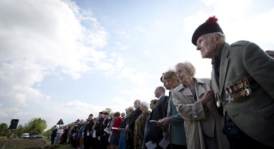 Os impérios alemão, russo, otomano e austro-húngaro deixaram de existir no fim da guerra. 

A Alemanha foi a mais prejudicada. Além de ter seu Exército reduzido e indústria bélica controlada, teve que devolver os territórios anexados e pagar todos os prejuízos da 1ª Guerra Mundial