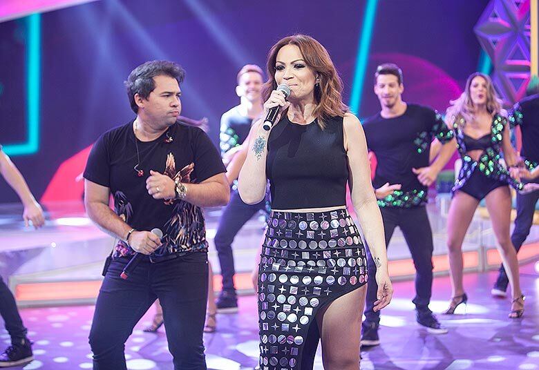

No palco da atração, a Japa recebe a
banda Aviões do Forró com direito a muita música animada!