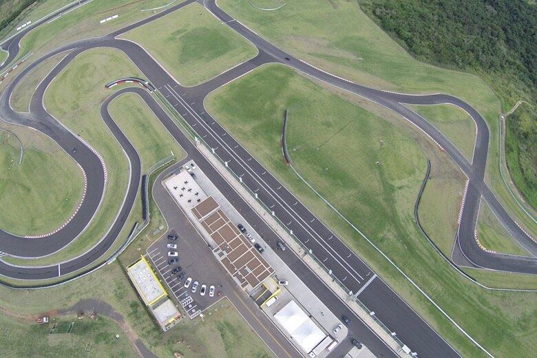 Os testes foram realizados no autódromo Vello Cittá, em Mogi Guaçu (São Paulo)