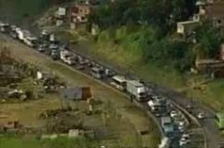 Motoristas podem enfrentar logas filas a partir da tarde de hoje