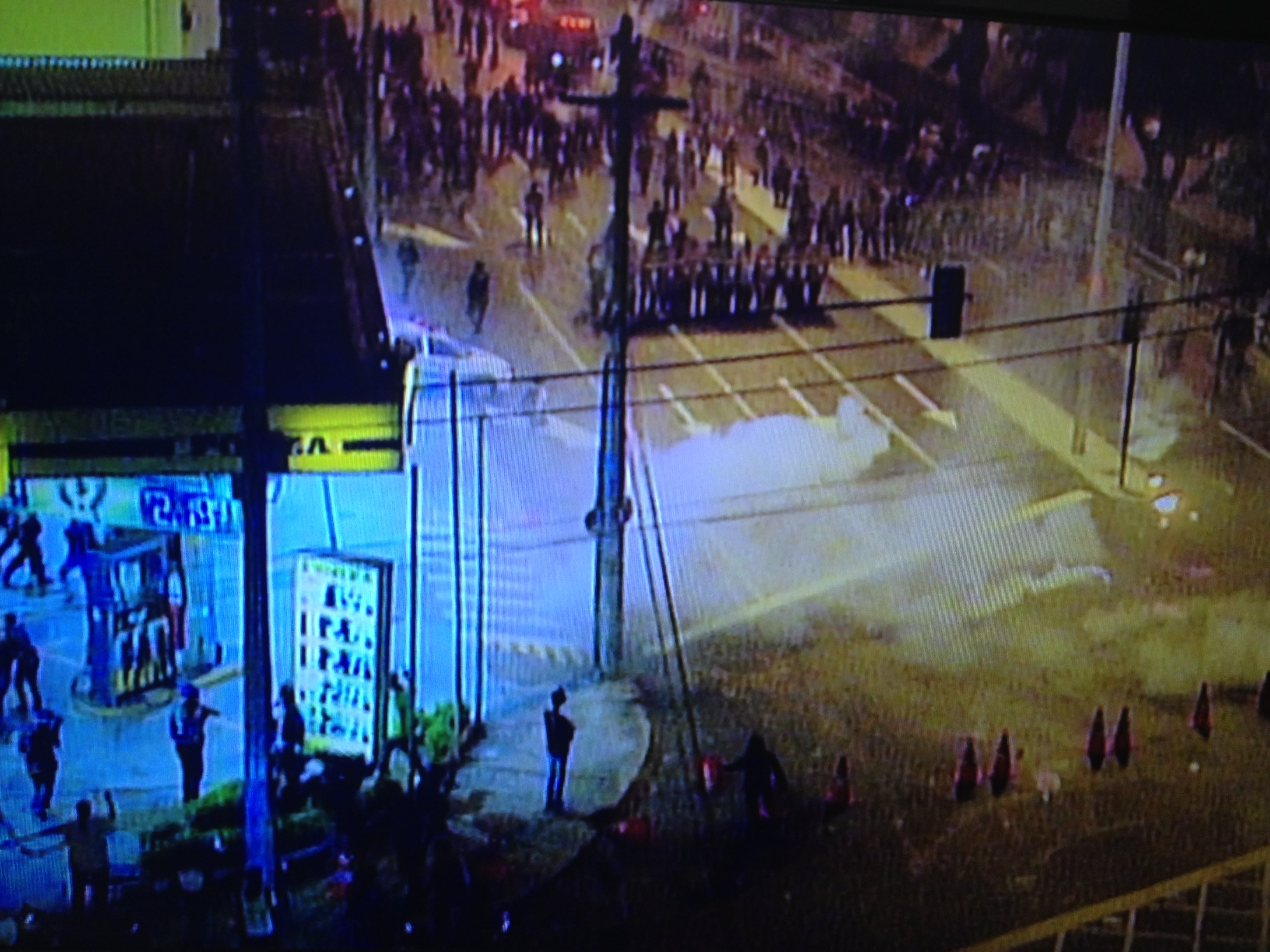 Os PMs lançaram bombas de gás lacrimogênio