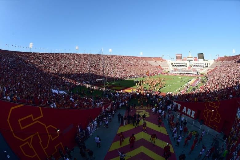 15. Los Angeles Memorial Coliseum
Sede das Olimpíadas de de 1932 e 1984, o estádio, que já pertenceu a times de futebol americano e beisebol, pode receber até 93.607 espectadores