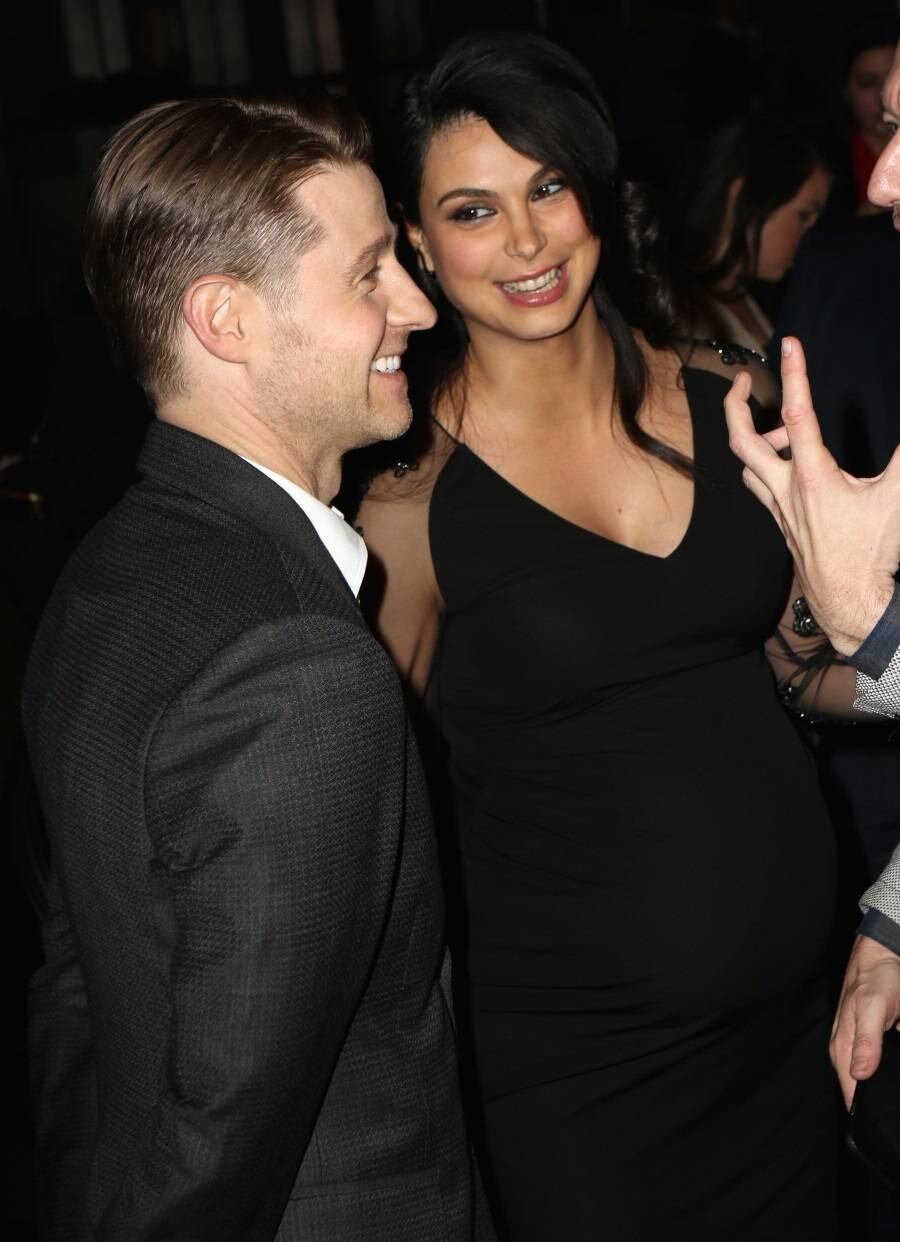 Ben McKenzie e Morena formam um casal lindo, né?
