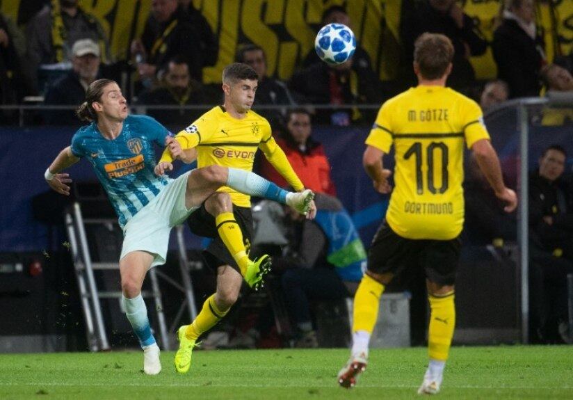 O Filipe Luís também não teve uma boa atuação diante do Borussia Dortmund. Ele cometeu falhas na goleada que o Atlético de Madrid sofreu na Alemanha
(Foto: AFP)
