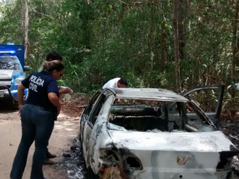 O corpo de um taxista de 40 anos foi encontrado carbonizado, dentro de um veículo utilizado pela vítima como instrumento de trabalho, no município de Prado, situado no sul do Estado. De acordo com informações da DT (Delegacia Territorial), o homem foi localizado na BA-489, entre os municípios de Itamaraju e Prado 

Experimente grátis toda a programação da Record no R7 Play

