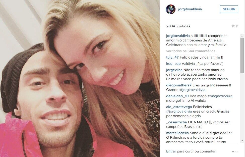 A felicidade do casal foi compartilhada com os seguidores de redes sociais: 

— Siiimmmm, campeões, meu amor, campeões da América. Celebrando com meu amor e minha família

