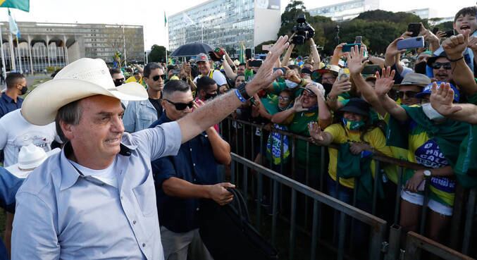 Bolsonaro participou de manifestação em Brasília no último sábado (15)