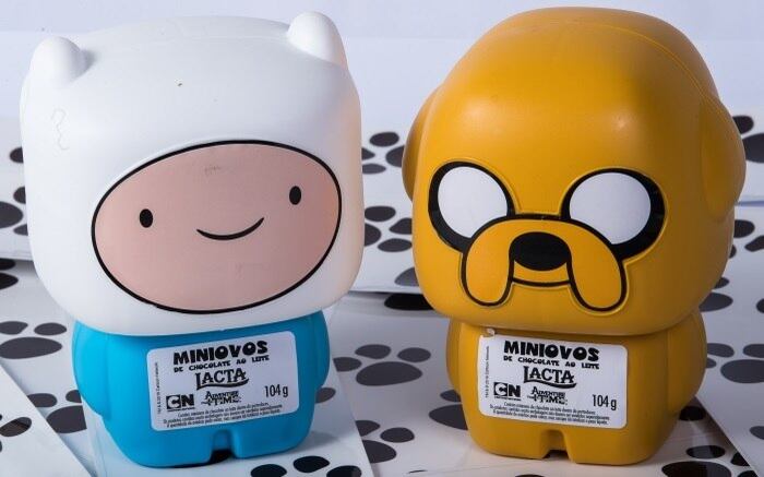 A linha infantil é sempre um atrativo e aposta tanto para a indústria como para as lojas especializadas. Entre as novidades deste ano estão os mini ovos. A Lacta apresenta o Aventura Fiin (R$ 33,59)