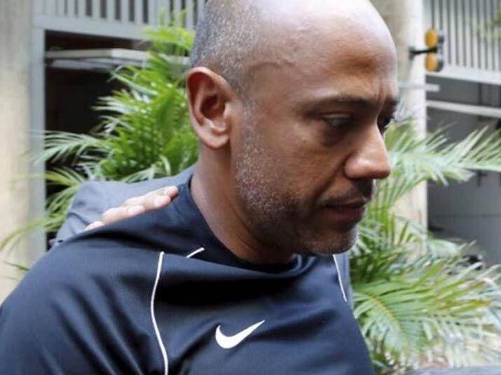 Imagine você sendo extorquido por uma policial que tinha o poder de Alexandre Fontenelle, considerado o número três da Polícia Militar até ser preso pela Operação Amigos S/A, que investigou um esquema de corrupção na PM. Veja na reportagem!
+ Quer ver tudo o que rolou no Cidade Alerta? Veja a íntegra no R7 Play