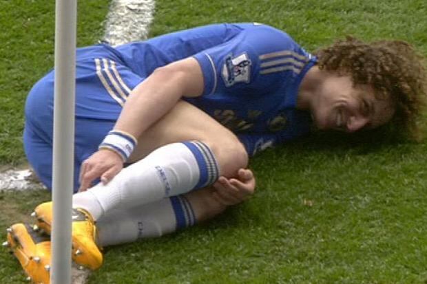 Na temporada passada, o zagueiro David Luiz ficou marcado por simular uma falta e ser flagrado dando risada, enquanto "sentia" dor. Pensando nisso, quando se aposentar, o defensor brasileiro poderia se aventurar como ator

Tá de brincadeira? Konami pisa na bola com amantes do PES
