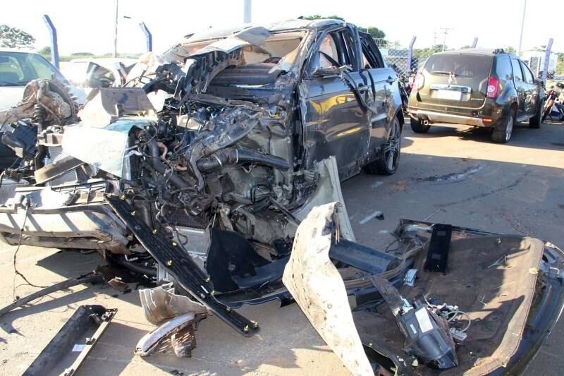 Carro de Cristiano Araújo ficou totalmente destruído após acidente