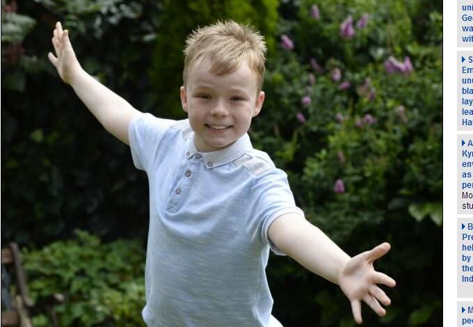 ― Parece que foi ontem que Ben entrou para a sala de cirurgia segurando seu carrinho de brinquedo favorito nas mãos. Por isso, depois de tudo o que ele passou, vê-lo assim, só pode ser um milagre

Depois da Mônica, 40 personagens dos desenhos raspam a cabeça para ajudar crianças com câncer
