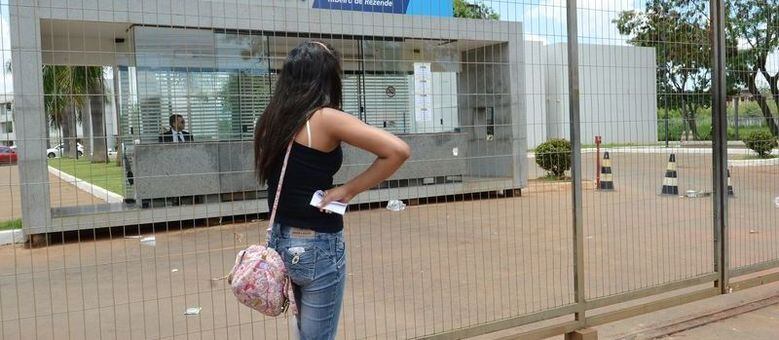 Estudante chegou apenas 2 minutos depois de portões serem fechados
