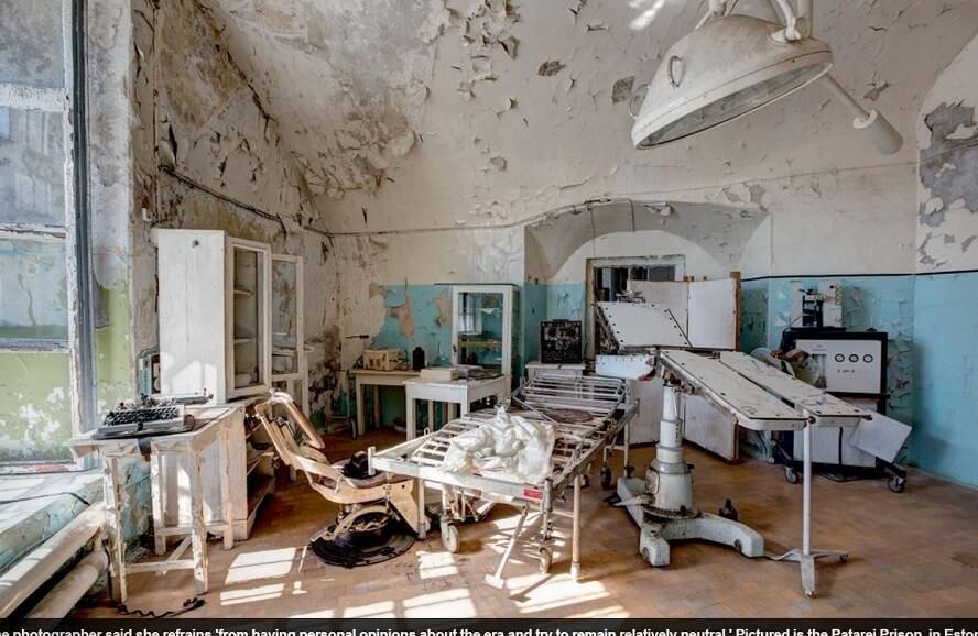 Para Rebecca, o segredo de obter sucesso na sessão de fotos é se manter afastada das opiniões pessoais sobre o sistema político. "Tento me manter relativamente neutra", diz. 

Ela conseguiu acesso até em prisões e hospitais 