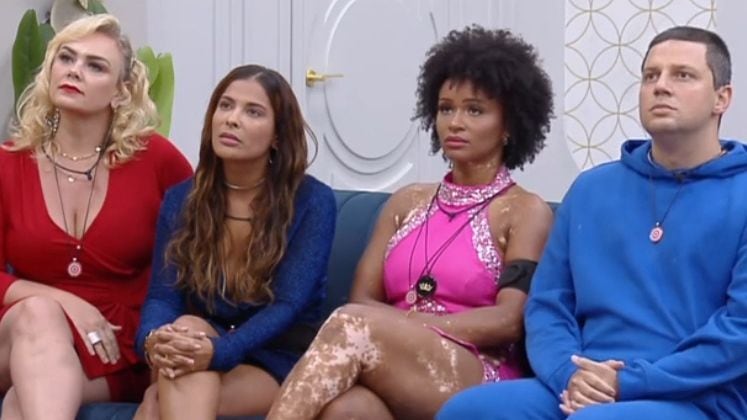Alerta de nostalgia aos fãs de O Pequeno Príncipe: ao eliminar Ana Paula na primeira Zona quádrupla da temporada, Mariana Rios fez referência à clássica citação da obra de Antoine de Saint-Exupéry.
"Apesar da apreensão com o futuro, é importante analisar o caminho que trouxe vocês até aqui. Às vezes, para se entregar ao jogo ou à vida, você só precisa confiar e dar um passo no escuro enquanto ainda dá tempo. O essencial mesmo é invisível aos olhos", narrou a apresentadora, deixando o momento ainda mais significativo