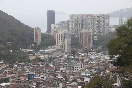 Imposto incide sobre casas e terrenos