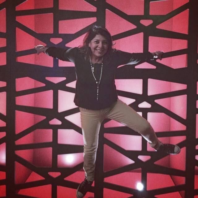 Ela tem atitude e leveza, tanto que se autodefiniu nessa foto como Mulher-Aranha. Aprovada!