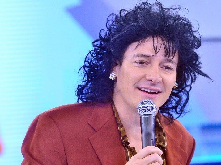 Ele aproveitou para relembrar os tempos de Dança, Gatinho e fez cover de Roberta Miranda

+Veja em fotos a trajetória do apresentador Rodrigo Faro!
