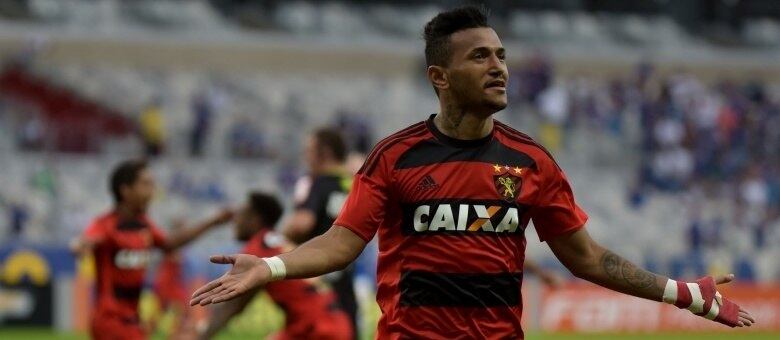Atacante Rogério foi o cara da tarde deste domingo (24), na vitória do Sport sobre o Cruzeiro, no Mineirão