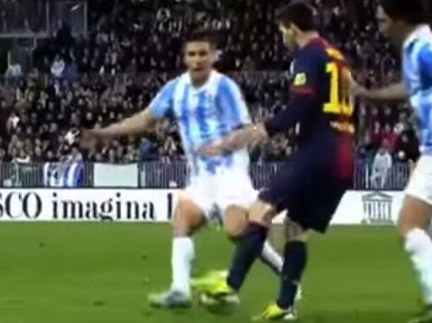 Um vídeo na internet decidiu exaltar toda a capacidade de Lionel Messi e selecionou todos os dribles mais bonitos do craque. O R7 separou alguns momentos para você ver do que o argentino é capaz! Veja!
Neymar é considerado o terceiro jogador mais rico do mundo
