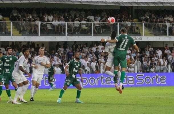 GUARANI - A equipe de Campinas até ensaiou levar algum perigo no início do primeiro tempo, mas, com o passar do tempo, sucumbiu à pressão santista e não ofereceu tanta resistência à vitória do adversário - NOTA 4,5 - - Foto: Raphael Silvestre/Guarani FC