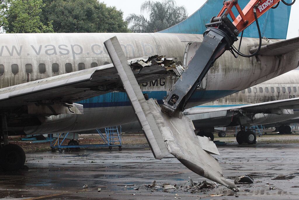 Programa Espaço Livre: Aeronaves de massas falidas de empresas são desmontadas e vendidas como sucata