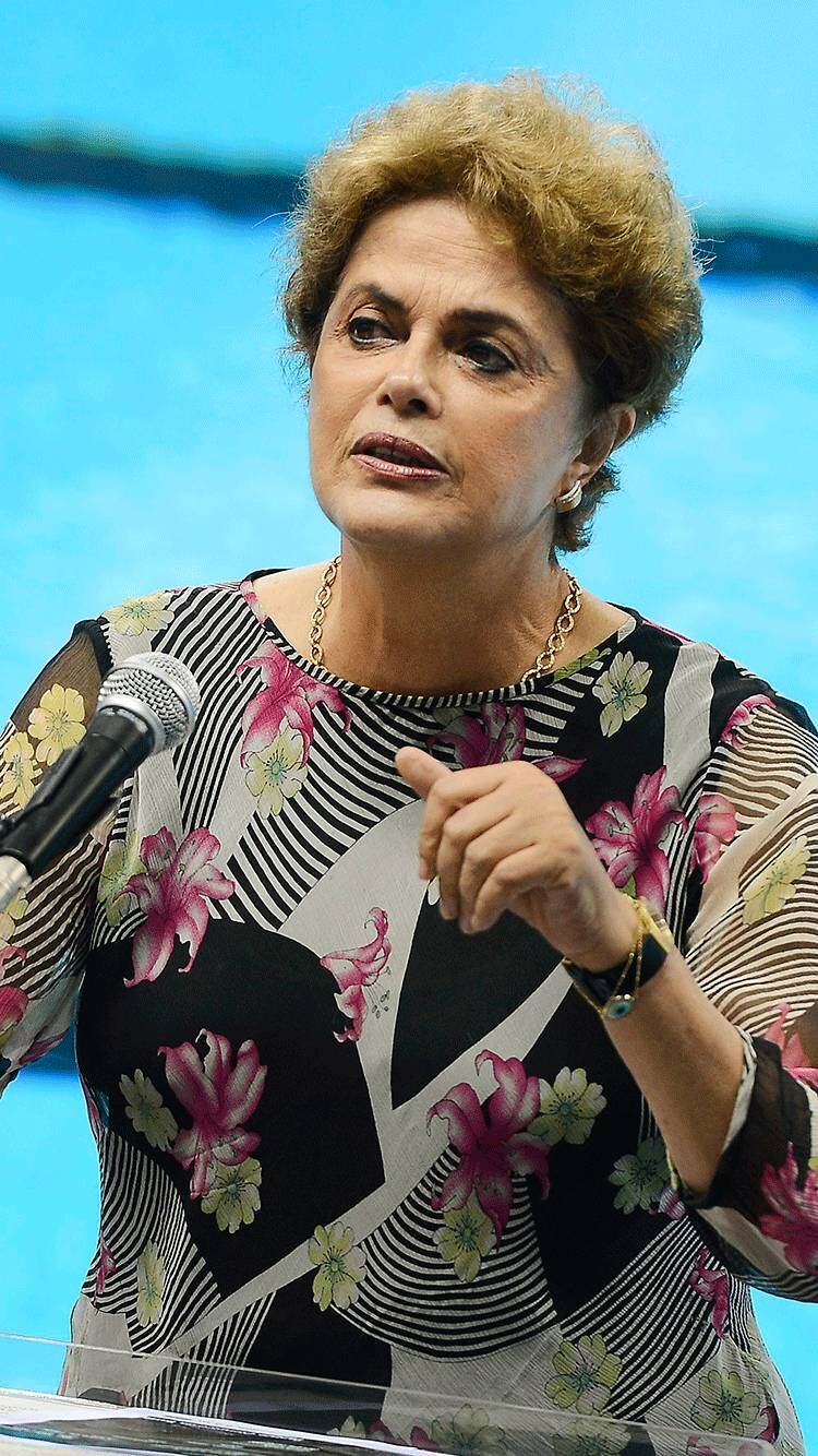 Dilma está reunida desde cedo com seus auxiliares mais próximos no Alvorada