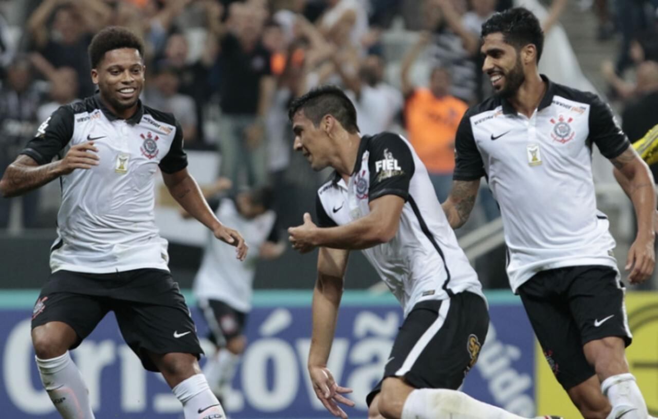 Corinthians 2 x 1 Ponte Preta – Paulistão 2016 – Logo no jogo seguinte ao primeiro gol de Balbuena com a camisa corintiana, o defensor foi às redes novamente. Pela 13ª rodada do Paulistão, o paraguaio garantiu a vitória do Timão sobre a Ponte Preta, por 2 a 1, em Itaquera, com um gol aos 38 minutos do segundo tempo.