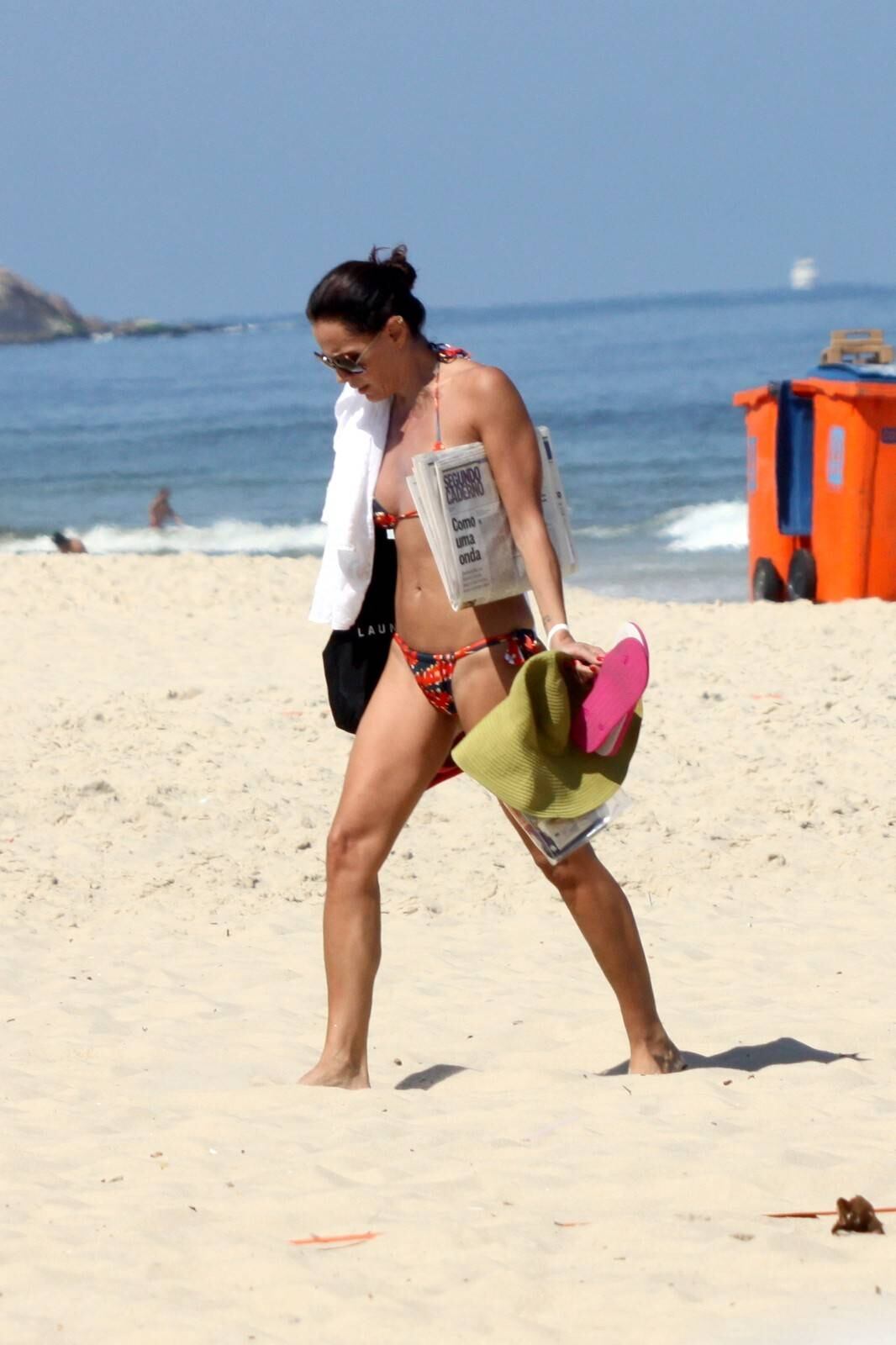 De cara fechada, deixou a praia sem muitos sorrisos