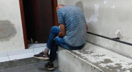 Vítima estava com o filho quando foi abordada pelo homem
