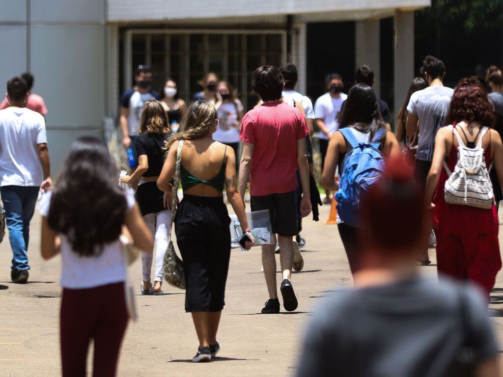 Estudantes que não fizeram a prova do Enem 2020 devem justificar ausência