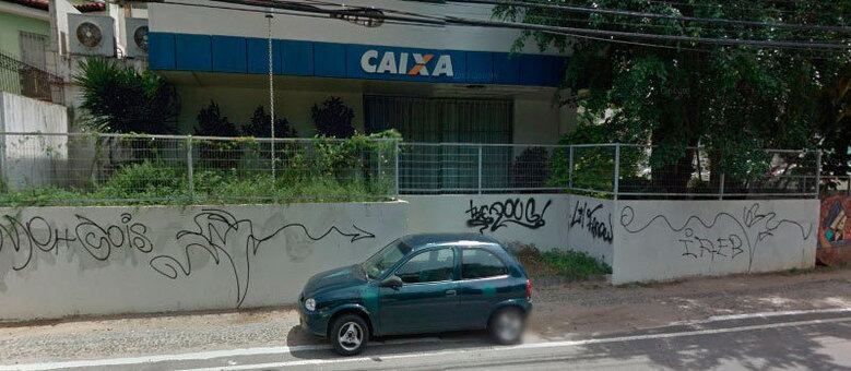 Imagem da agência invadida pelo grupo