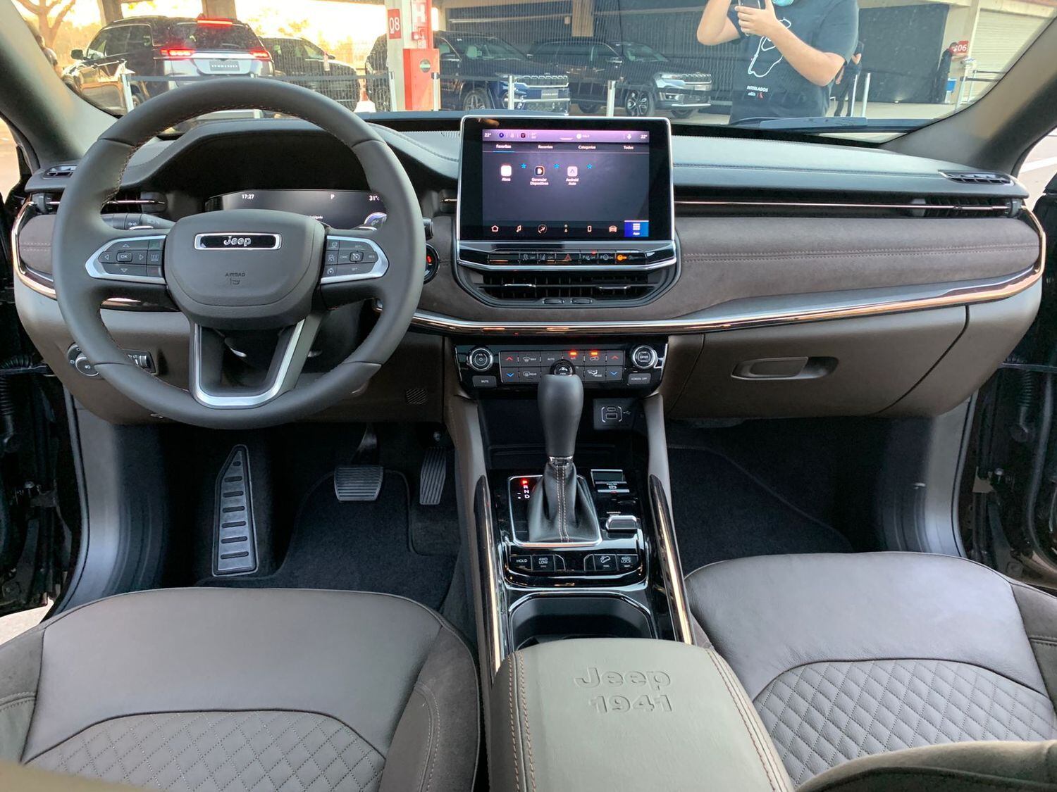 Modelo chama atenção a qualidade da cabine e do acabamento