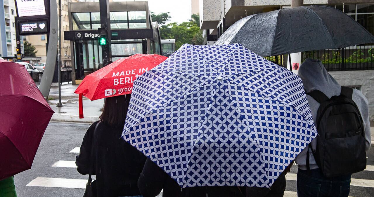 São Paulo tem chuvas e máxima de 25 ºC