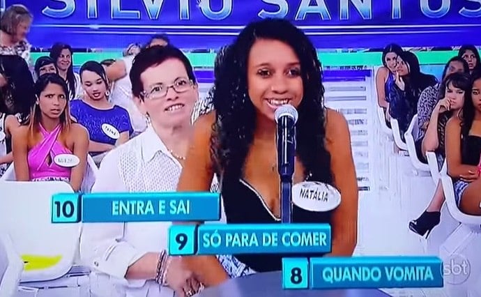 Silvio tem um quadro em seu programa destinado a dar dicas, para que os convidados e a plateia tentem adivinhar a palavra-chave. Nesta edição do programa, as três dicas acima foram dadas, e uma menina respondeu sem titubear.
— Pinto