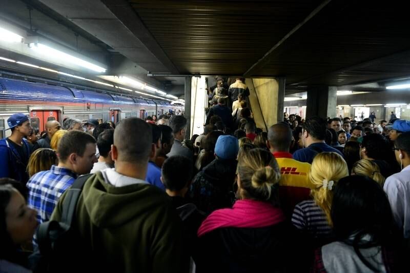 Na estação Barra Funda, na zona oeste de São Paulo, o movimento na CPTM também era intenso